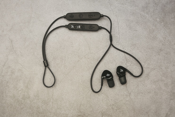 AXIL GS Extreme sitting on counter